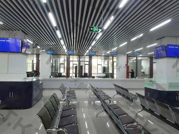 如何選擇排隊(duì)叫號(hào)機(jī)廠家？應(yīng)該注意哪些事項(xiàng)